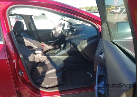 2013 Ford Focus Titanium from USA, damaged, VIN 1FADP3N25DL352557